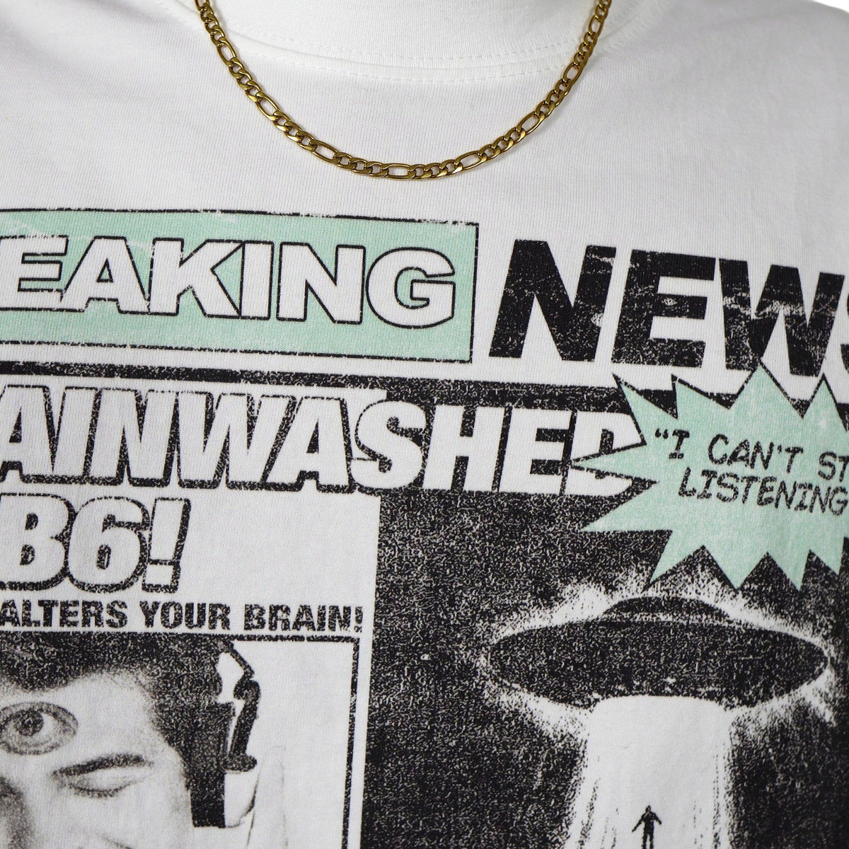 BRAINWASH TEE print close-up